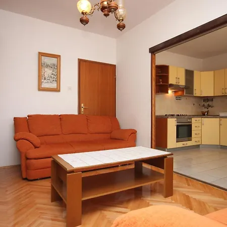 6452a Apartment