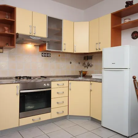 6452a Apartment *